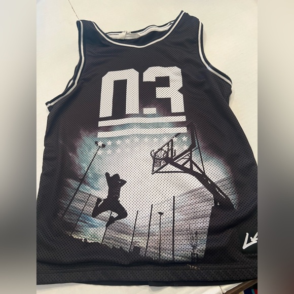 H & M BOYS BASKETBALL SLEEVELESS JERSEY SIZE 12-14. BLACK - Picture 1 of 6